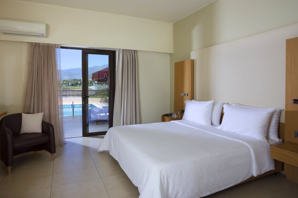 Superior Double Room, Private Pool - Photo 1