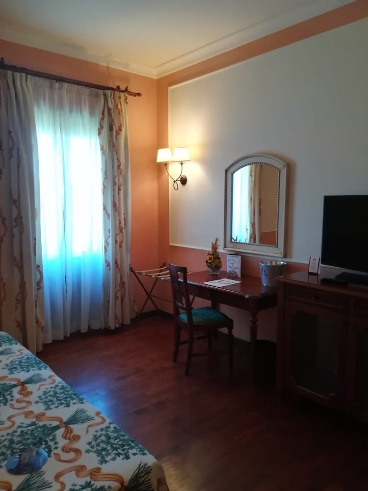 Superior Double or Twin Room photo 3
