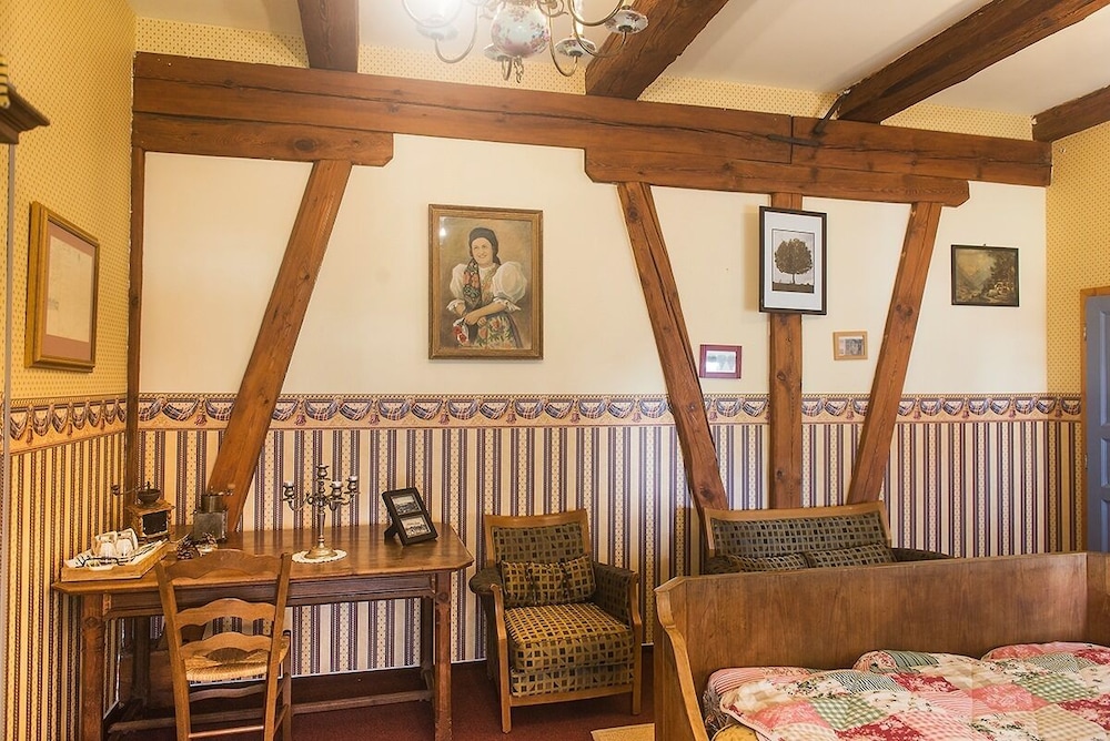 Deluxe Double Room, 1 Queen Bed, Garden View photo 2