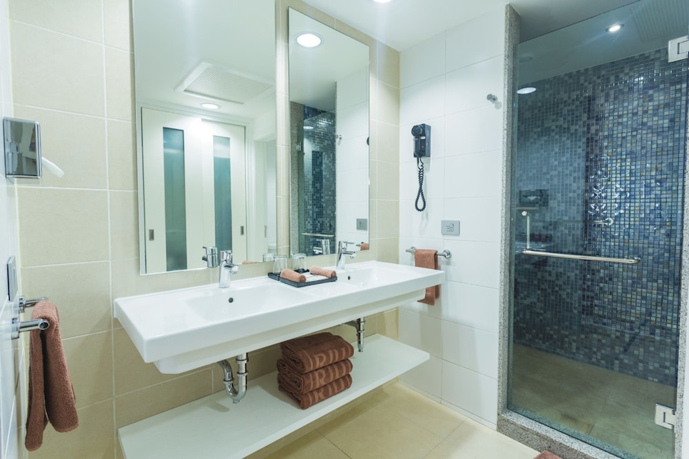 Standard Double Room, Connecting Rooms (L) photo 3