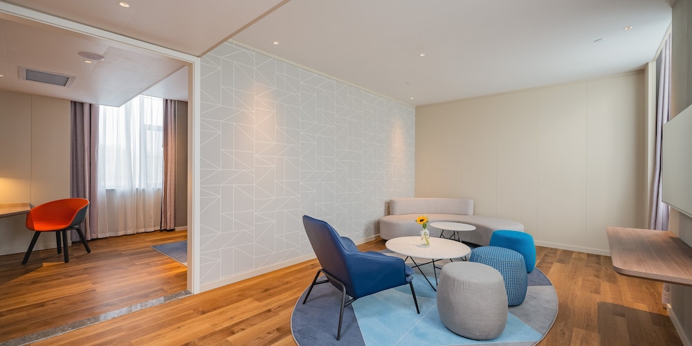 Suite, 1 Bedroom photo 3
