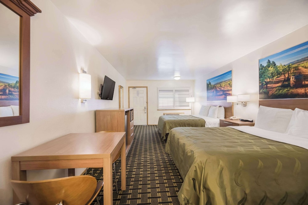 Deluxe Room, 2 Queen Beds - Photo 10