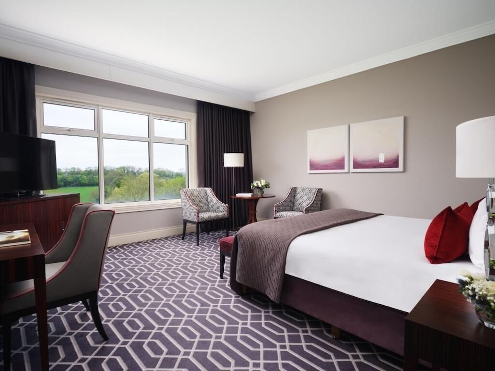 Signature King Guestroom - Photo 2