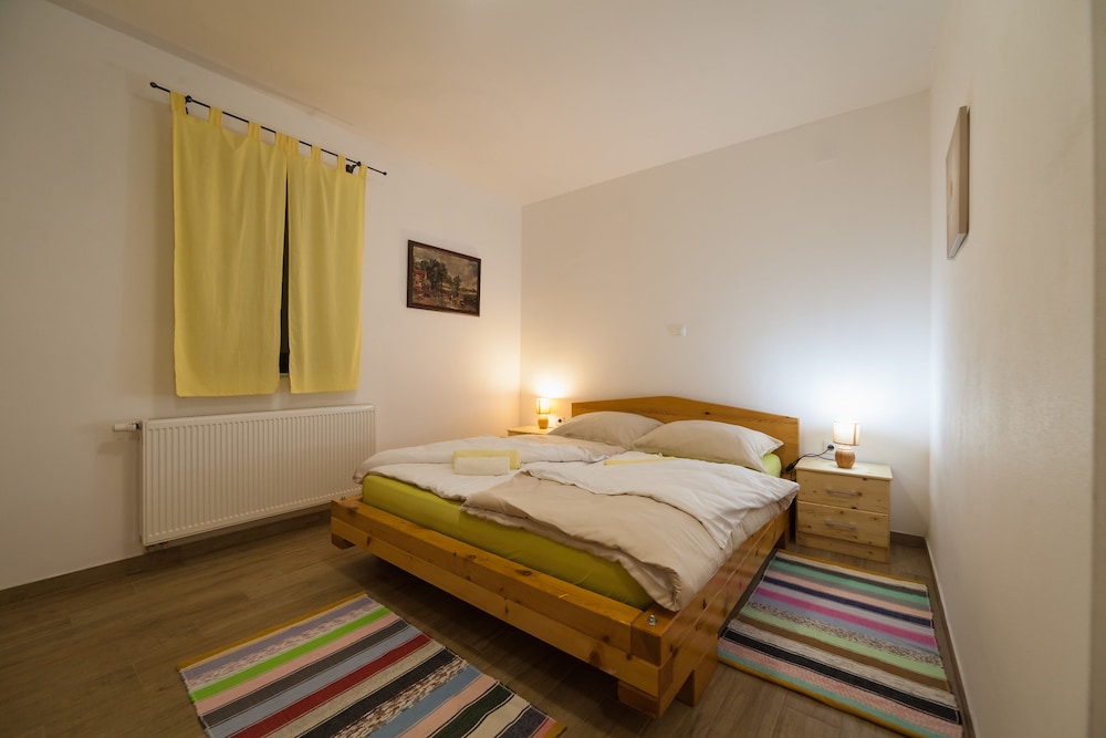 Deluxe Double Room - Photo 10
