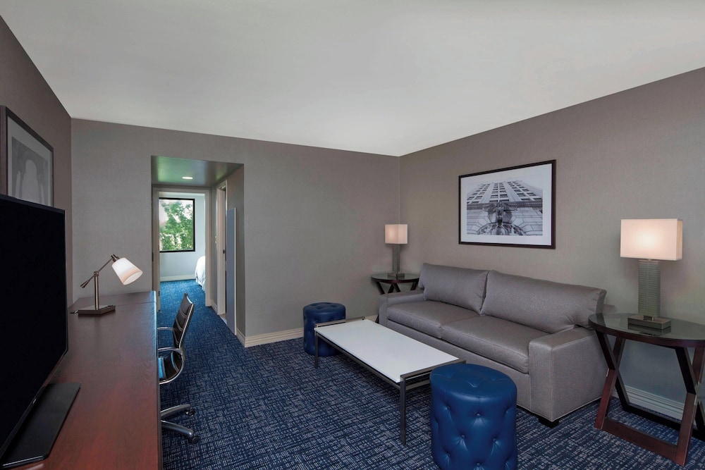 Comfort Suite, 1 King Bed with Sofa bed - Photo 3