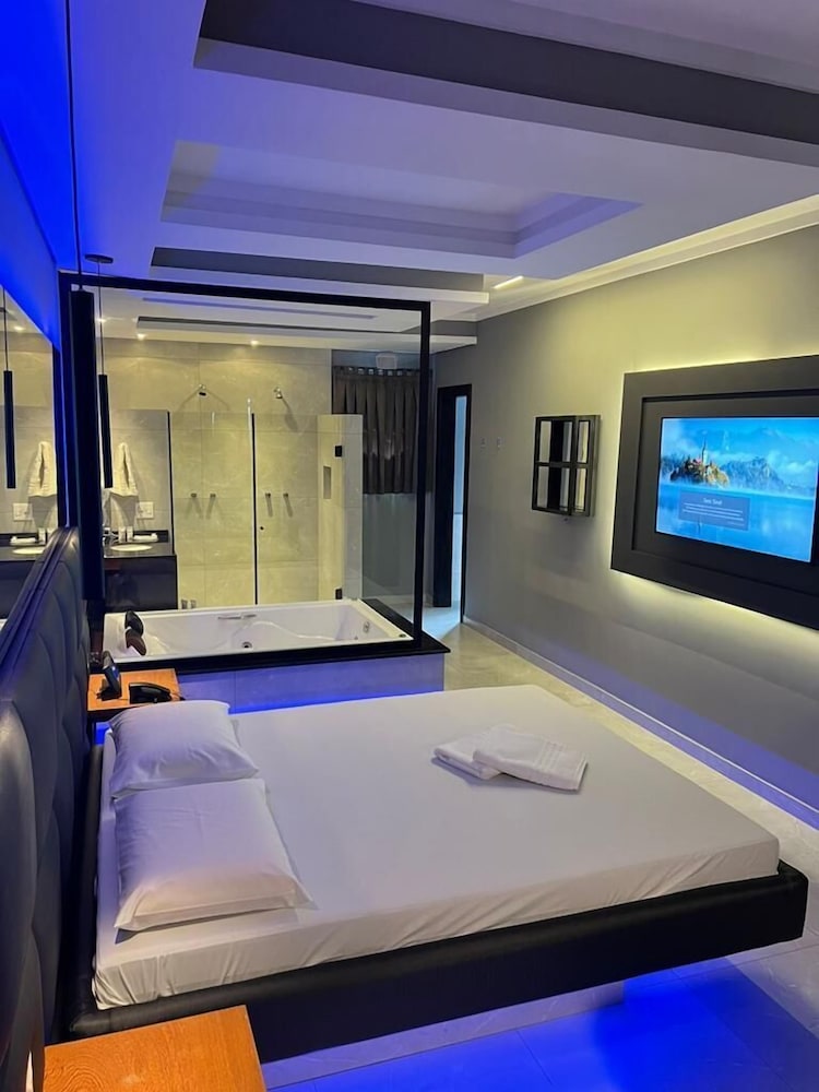 Deluxe Double Room, 1 Queen Bed, Jetted Tub (Hidro Premium) photo 3