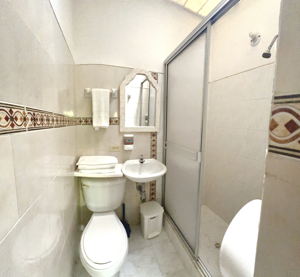 Basic Triple Room photo 3