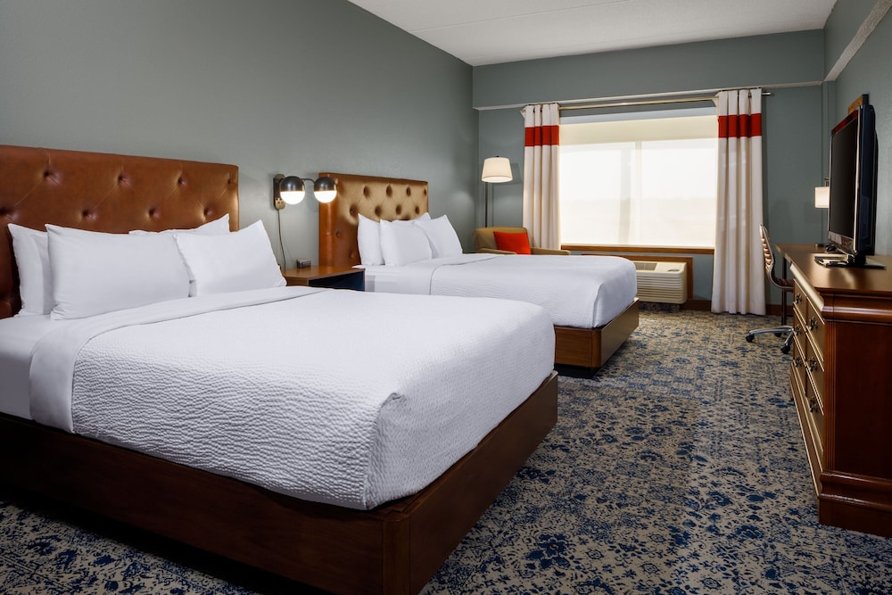 Room, 2 Queen Beds - Photo 4