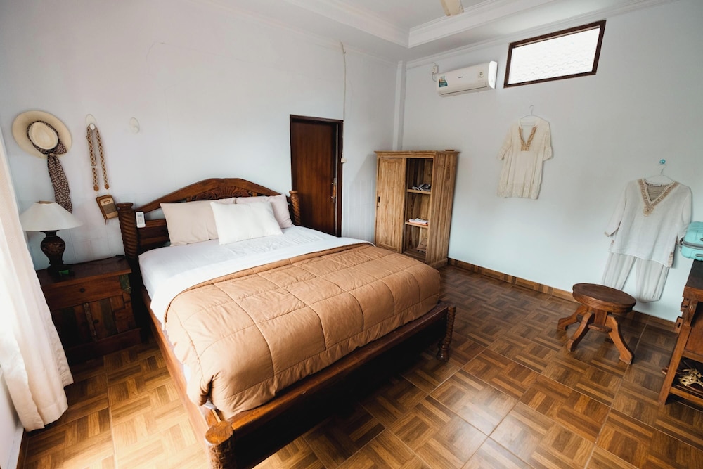 Standard Double Room - Photo 9