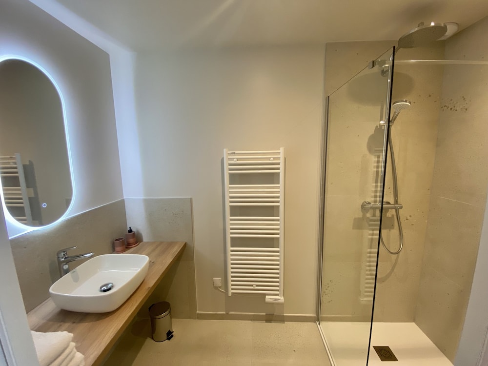 Superior Double Room, Ensuite, Sea View (3 - Chambre Illur) - Photo 2