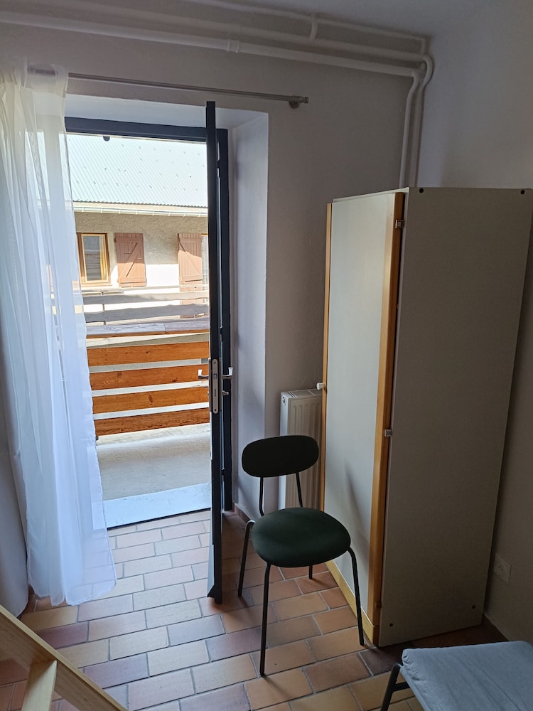 Economy Double Room photo 3