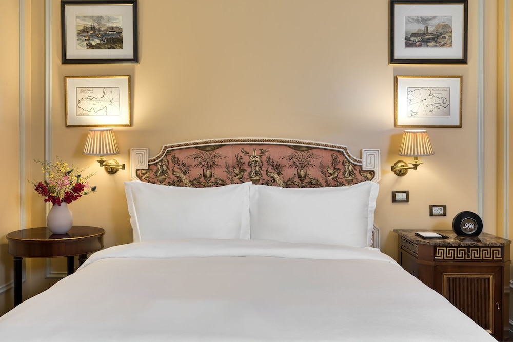 Classic King Room with One King Bed (Non Smoking)