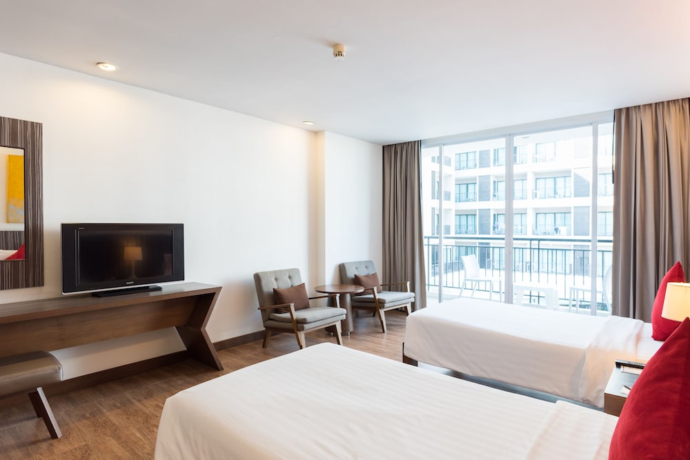 Deluxe Room, 2 Twin Beds, City View - Photo 3