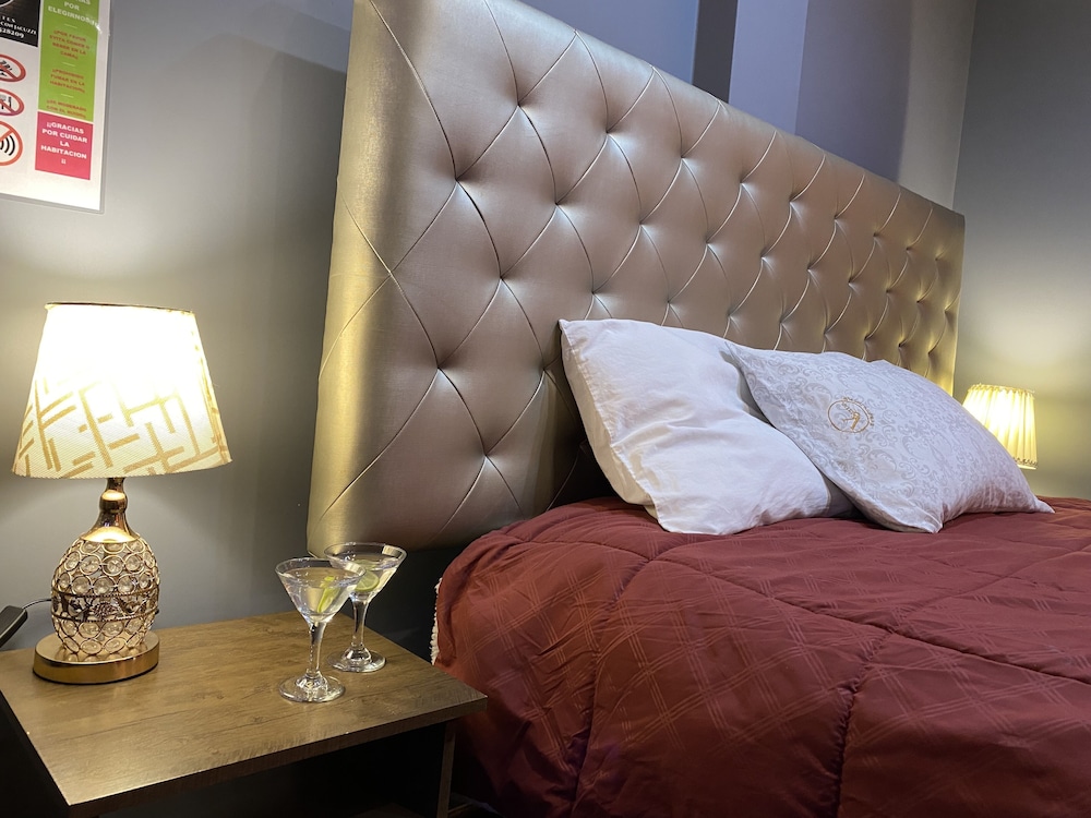 Deluxe Studio Suite photo 2