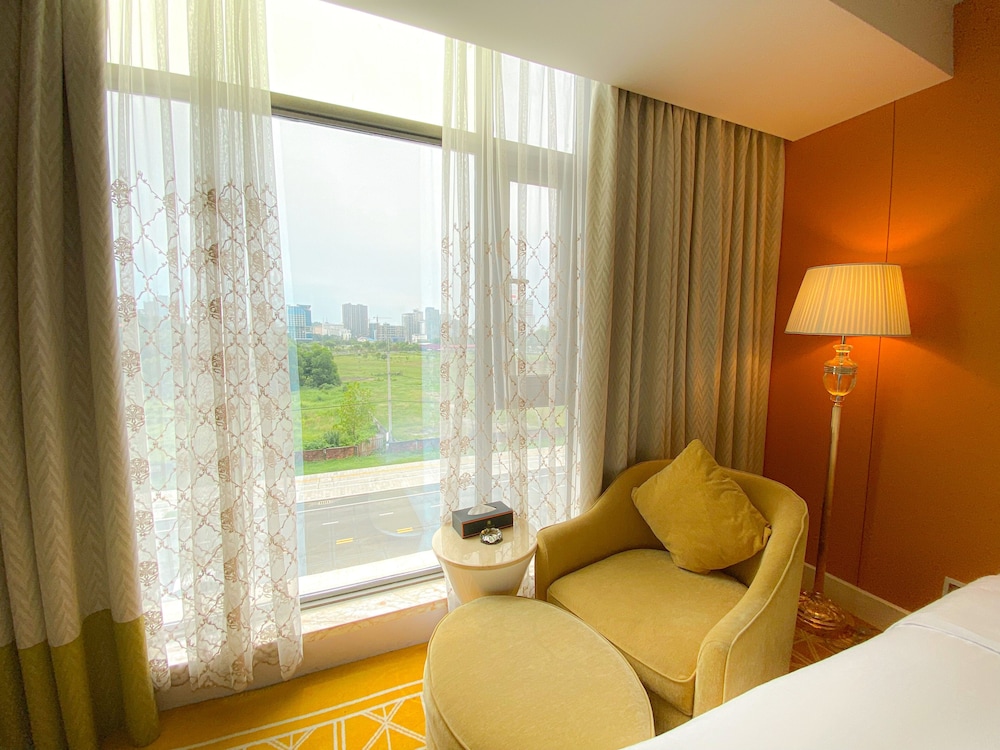 Superior Twin Room, City View - Photo 4