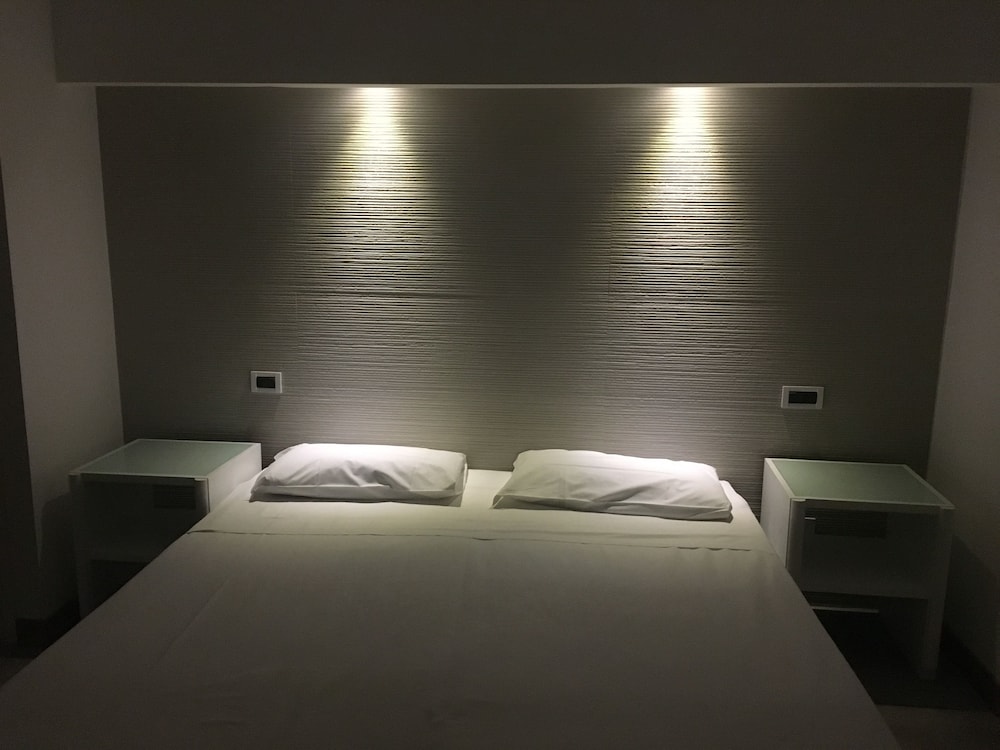 Standard Double or Twin Room photo 1