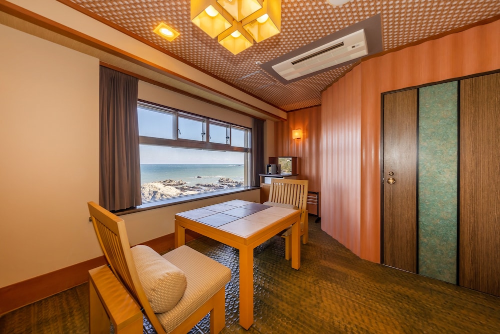 Deluxe Japanese Style Room, Non Smoking - Photo 5