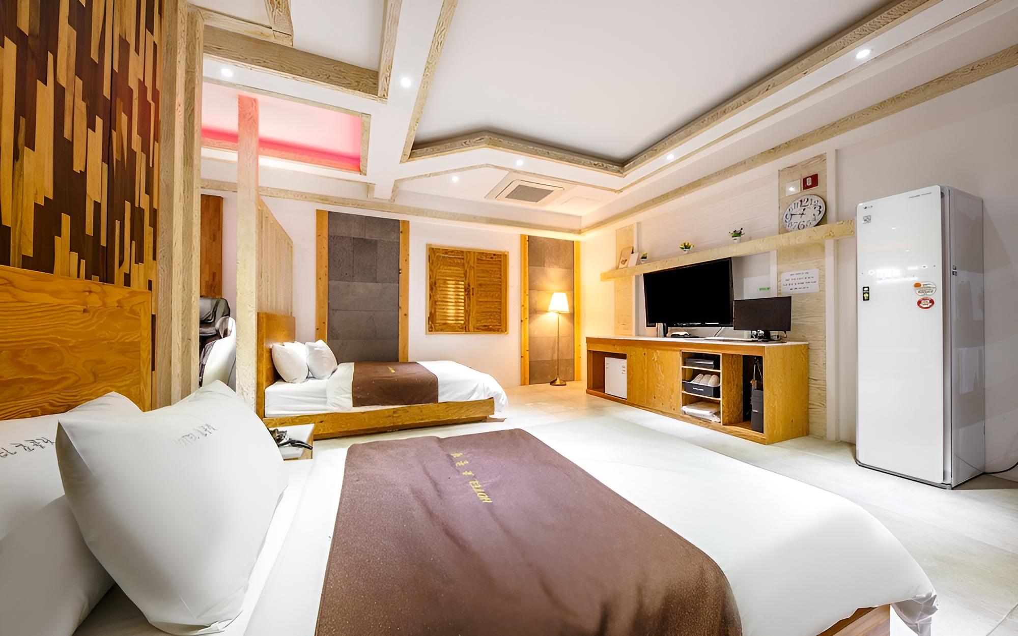 Room (VIP (magic chair styler air purifier)) photo 3