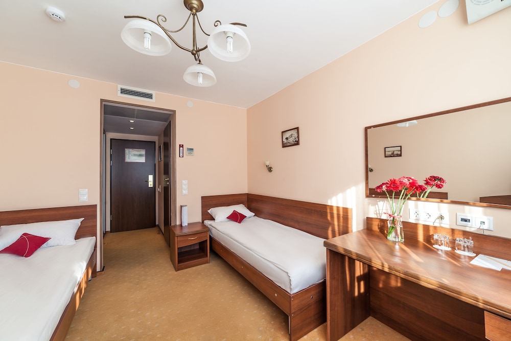 Standard Twin Room, River View photo 2