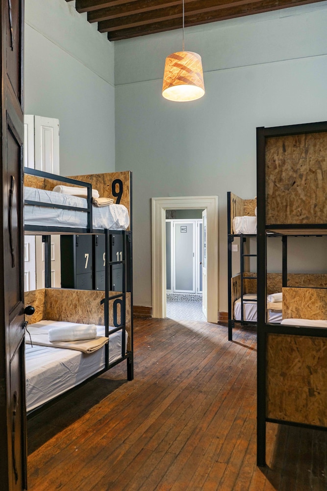 Comfort Shared Dormitory, Men Only, Shared Bathroom photo 1