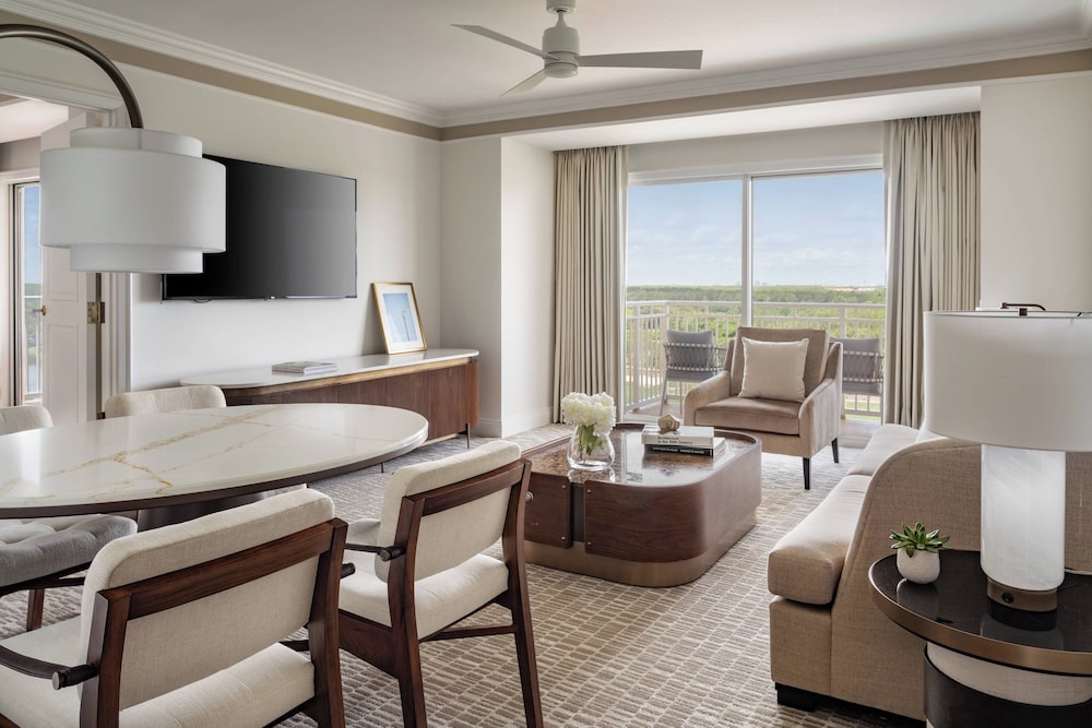 Club Room, 1 King Bed