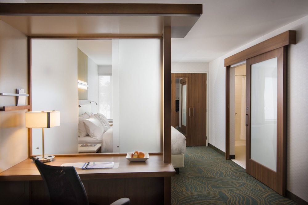 Suite, Multiple Beds photo 2