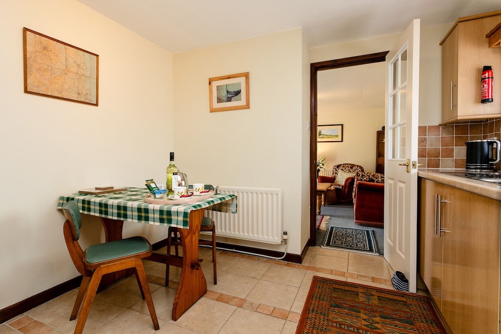 Apartment (2 Bedrooms) photo 2