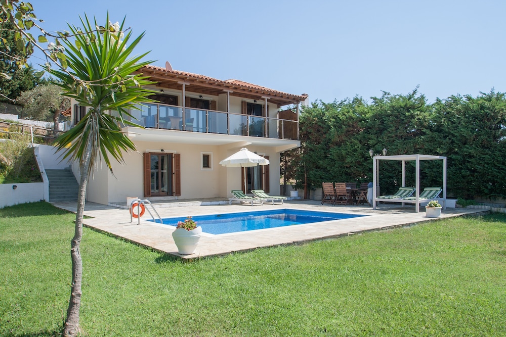 Exclusive Villa, 2 Bedrooms, Private Pool, Garden Area photo 2