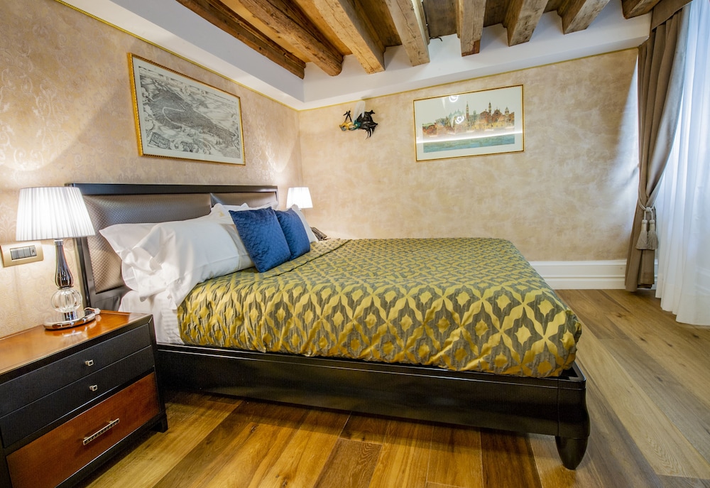 Superior Double Room, Canal View (San Salvador) photo 2