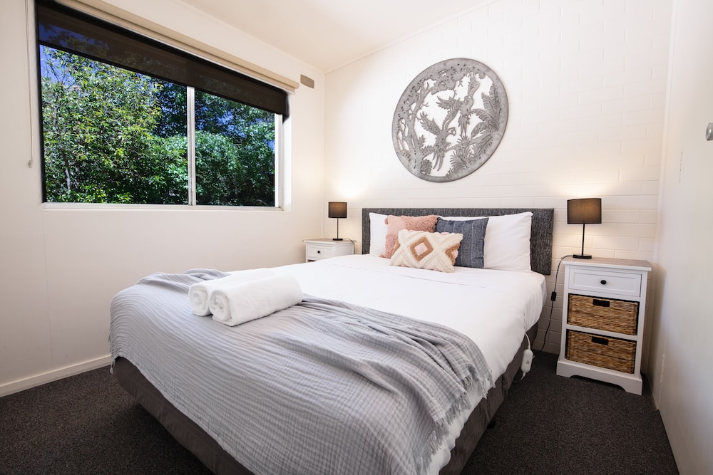 Classic Apartment, 2 Bedrooms, Kitchen, Garden View (2 Nights) photo 2