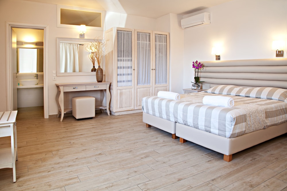 Deluxe Triple Room - Photo 8