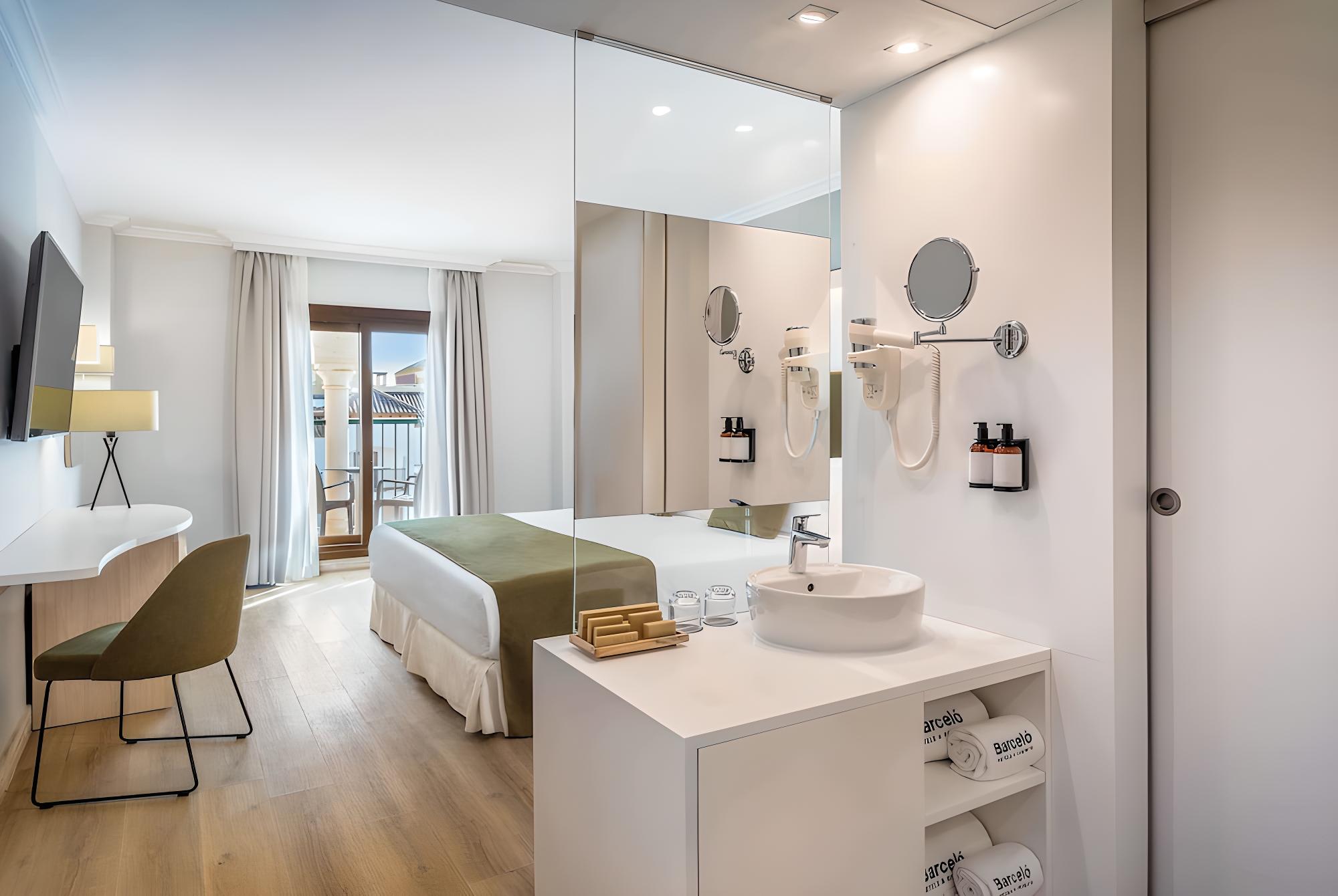 Relax in stylish comfort with stunning views!