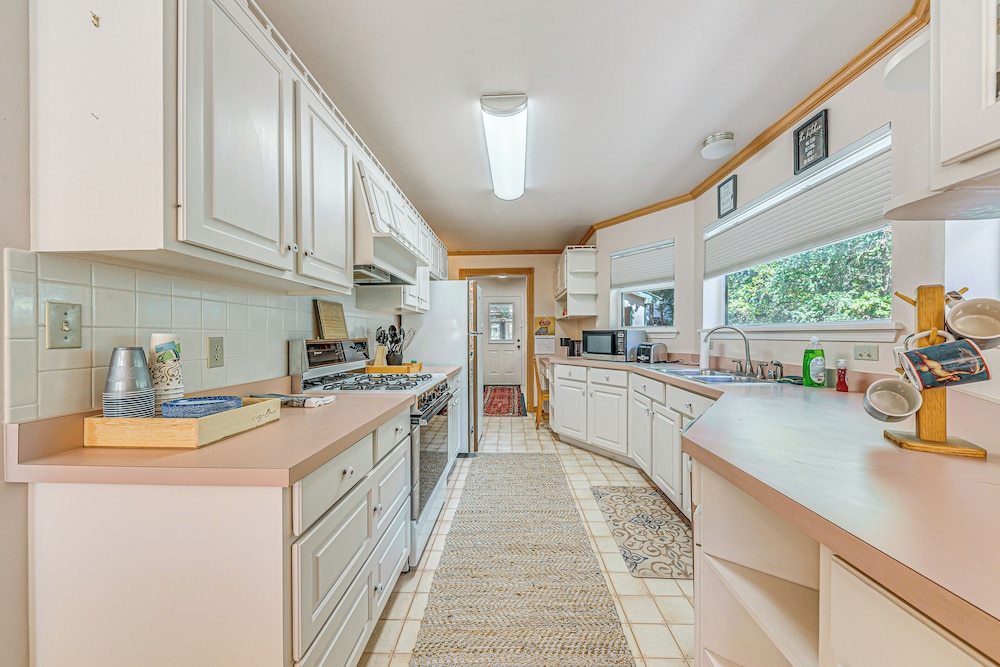 House (4 Bedrooms) photo 2