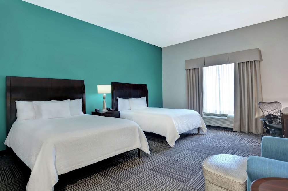 Room, 2 Queen Beds, Accessible, Bathtub photo 3