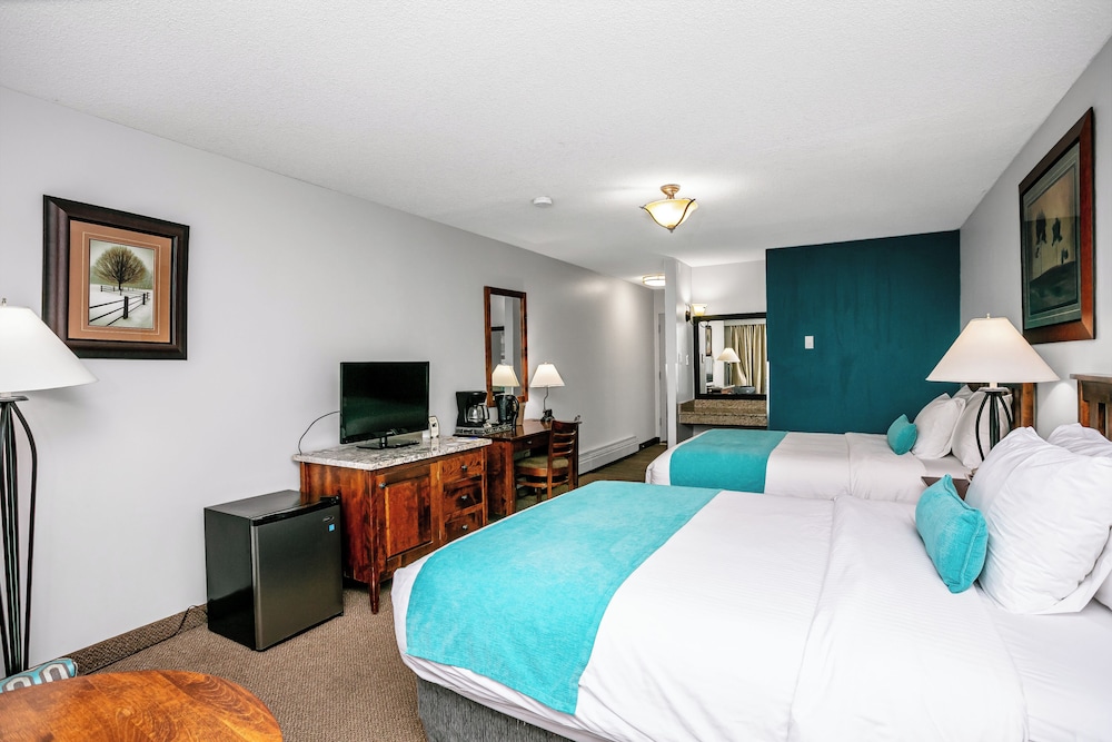 Standard Room, 2 Queen Beds - Photo 7