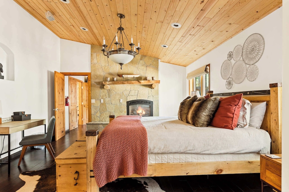 Cabin, Multiple Beds, Patio, Mountain View (Summit Pine Lodge) photo 3