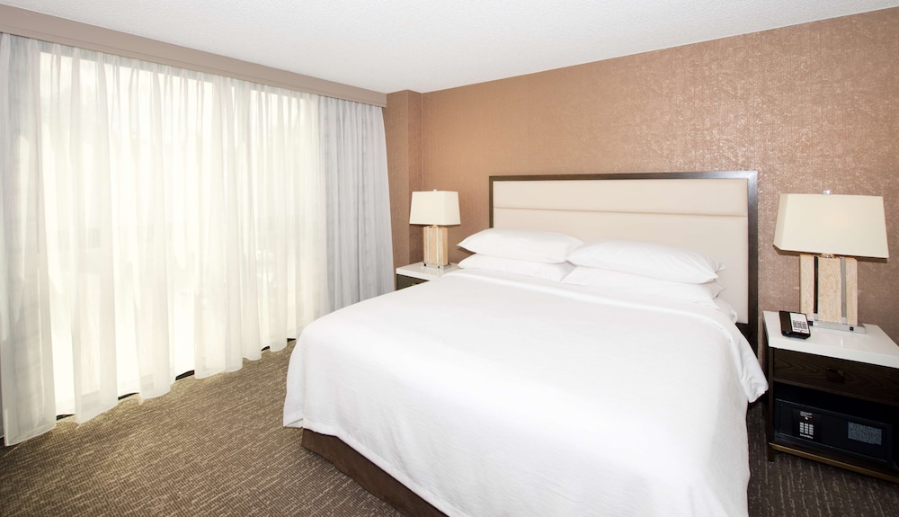 Suite, 1 King Bed, Non Smoking (Hospitality) - Photo 3