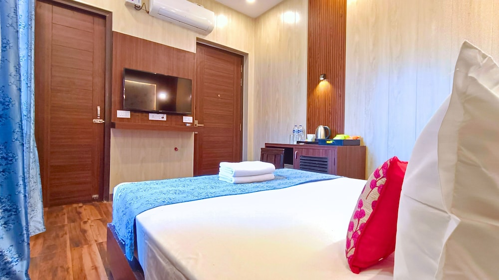 Premium Room, Balcony - Photo 7