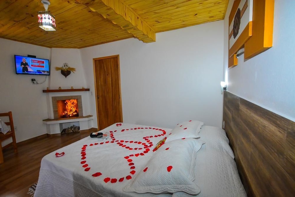 Deluxe Room, Jetted Tub photo 3