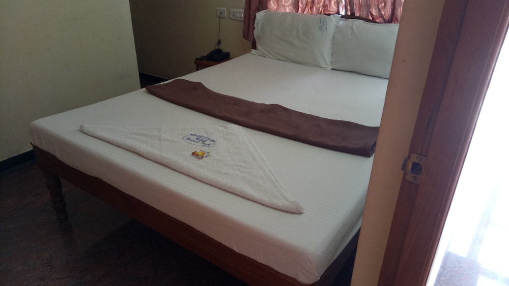 Deluxe Single Room (Non Ac)
