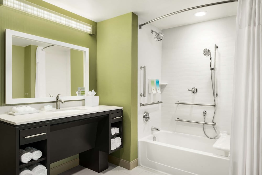 Suite, 1 King Bed, Bathtub