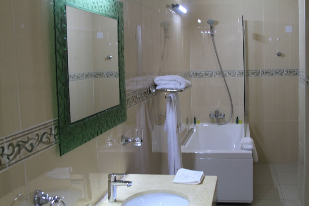 Deluxe Suite photo 3