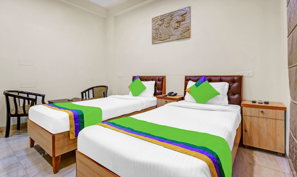 Deluxe Room - Photo 22
