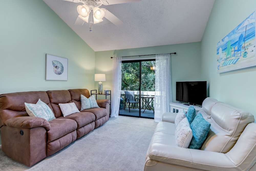Condo, 2 Bedrooms