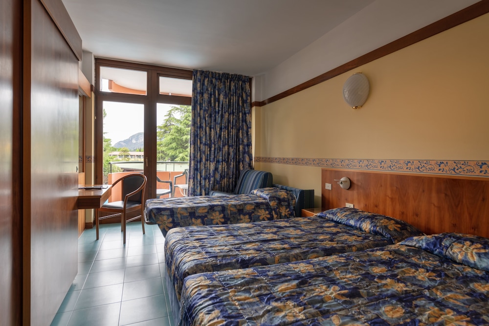 Triple Room - Photo 7