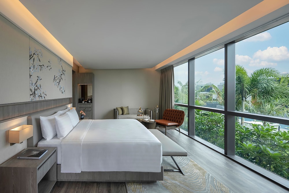 Suite, Pool View (Verandah)