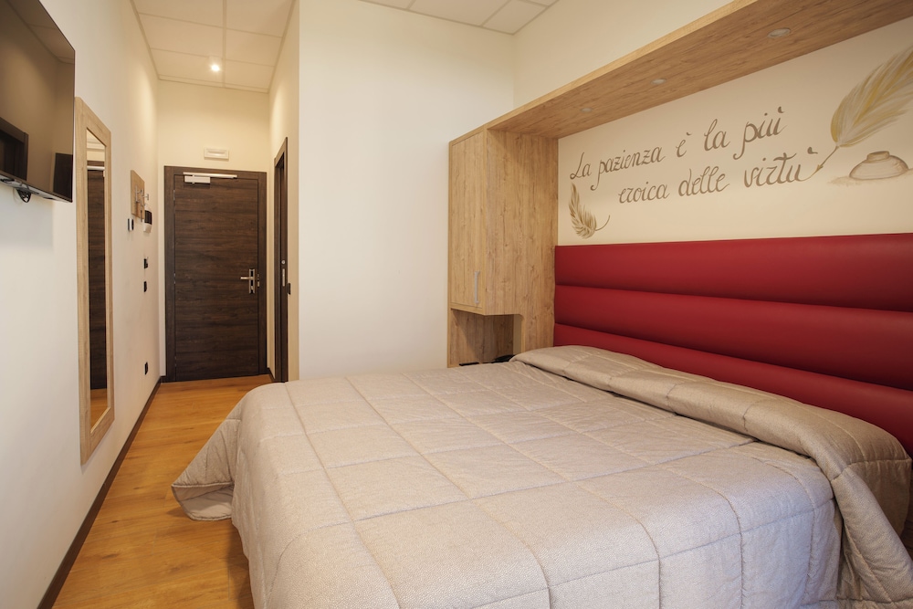 Classic Double or Twin Room photo 2