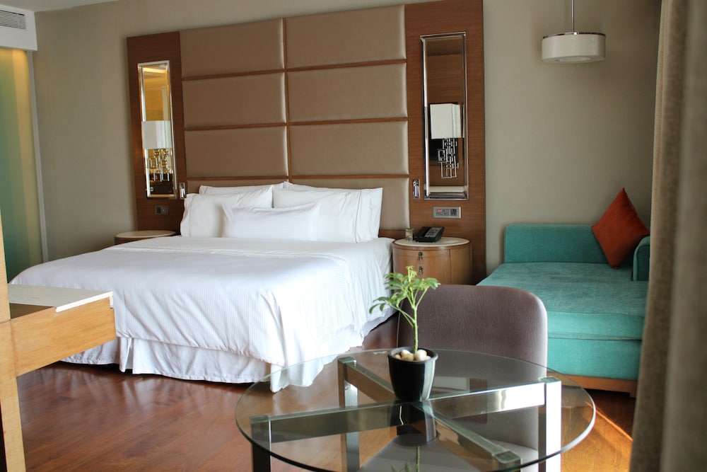 Executive Suite, 1 King Bed photo 2