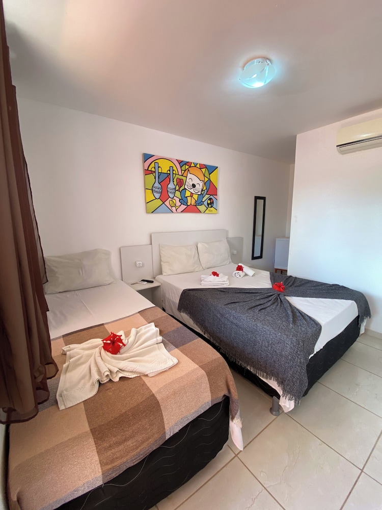 Economy Triple Room, Multiple Beds, Non Smoking - Photo 2