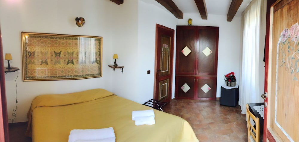Basic Double Room photo 1